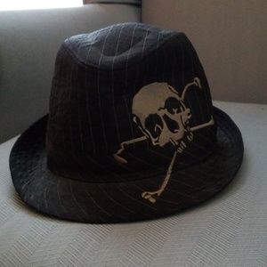 Pin stripped skull hat